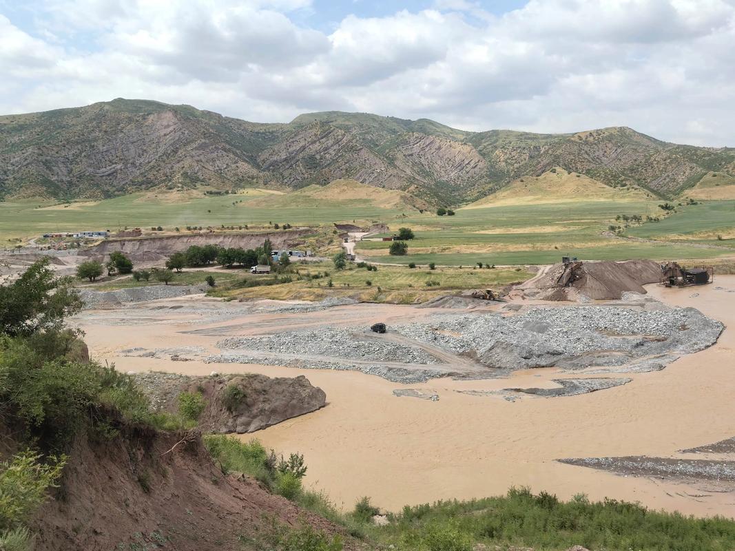 中亞塔吉克斯坦 4噸金礦儲量與其礦產(chǎn)及化工制品產(chǎn)業(yè)